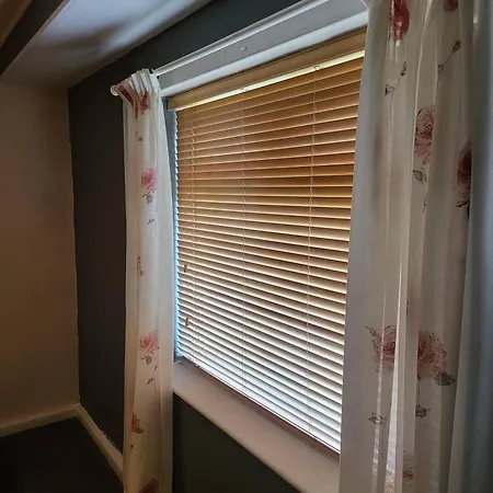 게스트하우스 Tranquil Double Room In Quiet Middlesbrough House
